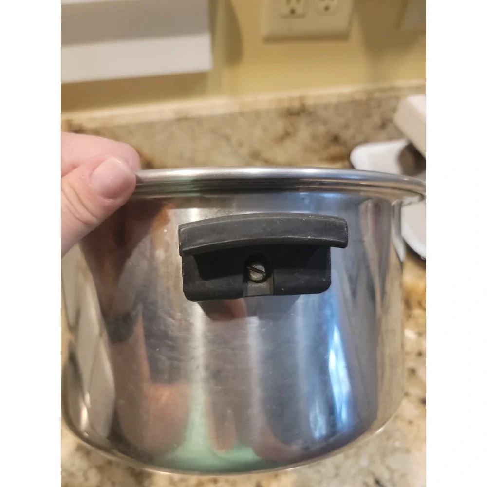 Vintage Flavorseal by Pluramelt  Stainless Steel 18-8 6QT Sauce Pot